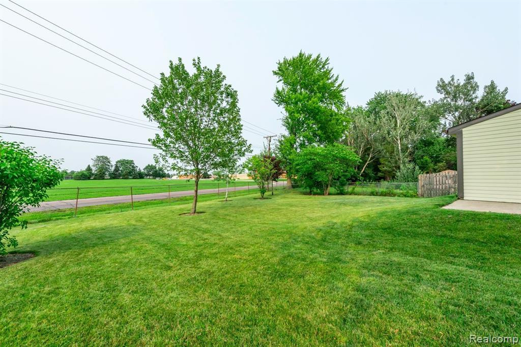265 NICHOLS Drive, Saline, MI 48176 — Photo 41