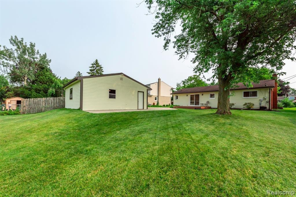 265 NICHOLS Drive, Saline, MI 48176 — Photo 42