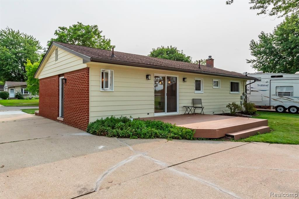 265 NICHOLS Drive, Saline, MI 48176 — Photo 43