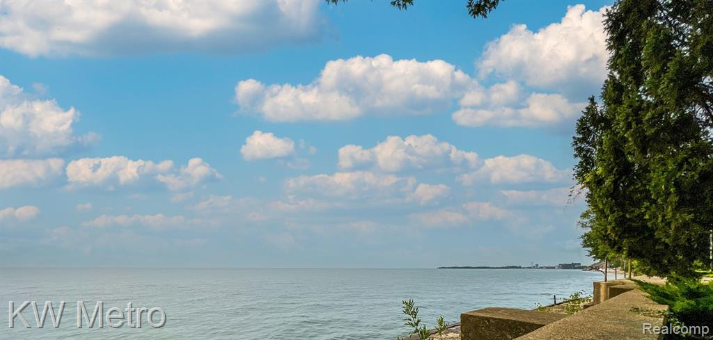 7378 LAKESHORE Drive, Newport, MI 48166 — Photo 6