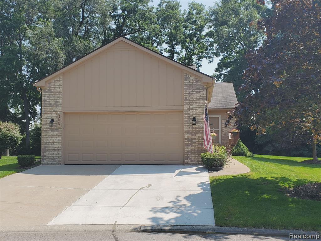 35852 LONE PINE Lane, Farmington Hills, MI 48335 — front exterior
