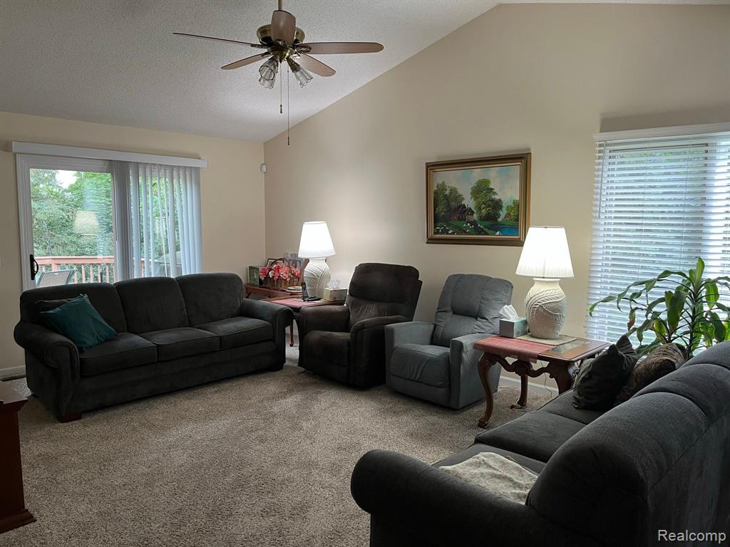 35852 LONE PINE Lane, Farmington Hills, MI 48335 — Photo 2