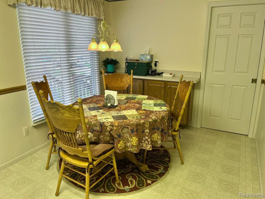 35852 LONE PINE Lane, Farmington Hills, MI 48335 — Photo 5