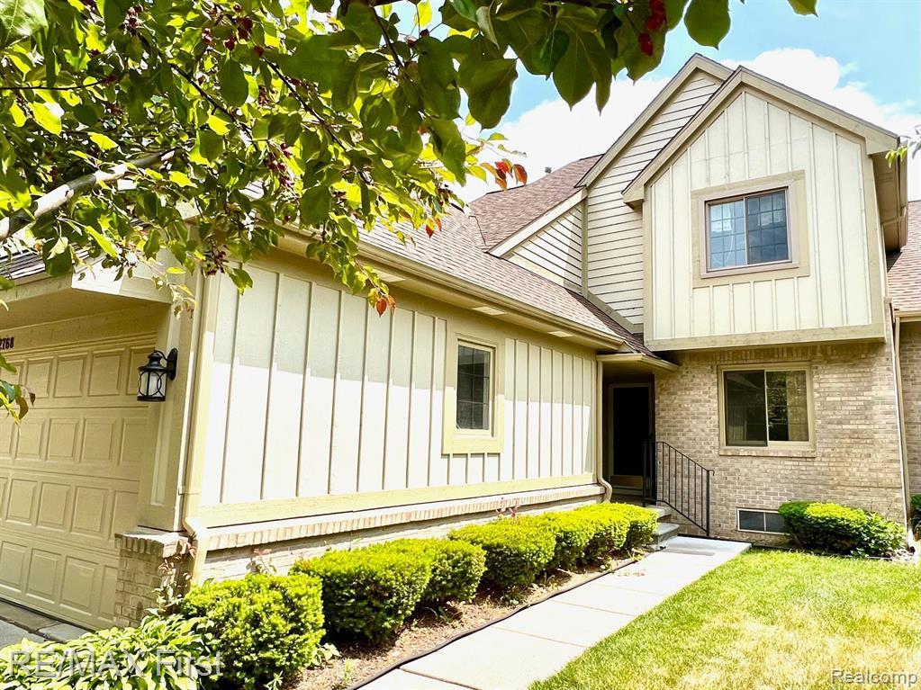 2768 MAPLE FOREST Drive, Wixom, MI 48393 — front exterior