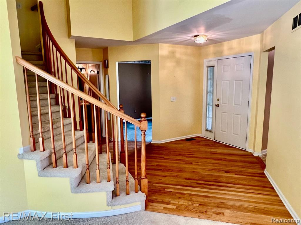 2768 MAPLE FOREST Drive, Wixom, MI 48393 — Photo 4