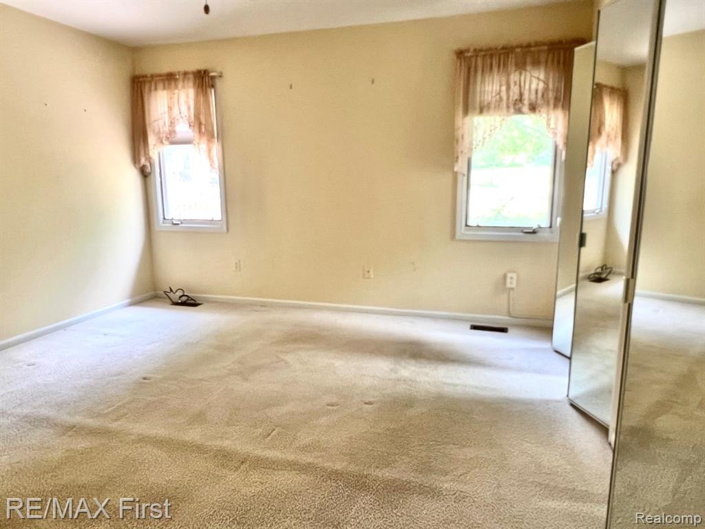 2768 MAPLE FOREST Drive, Wixom, MI 48393 — Photo 15