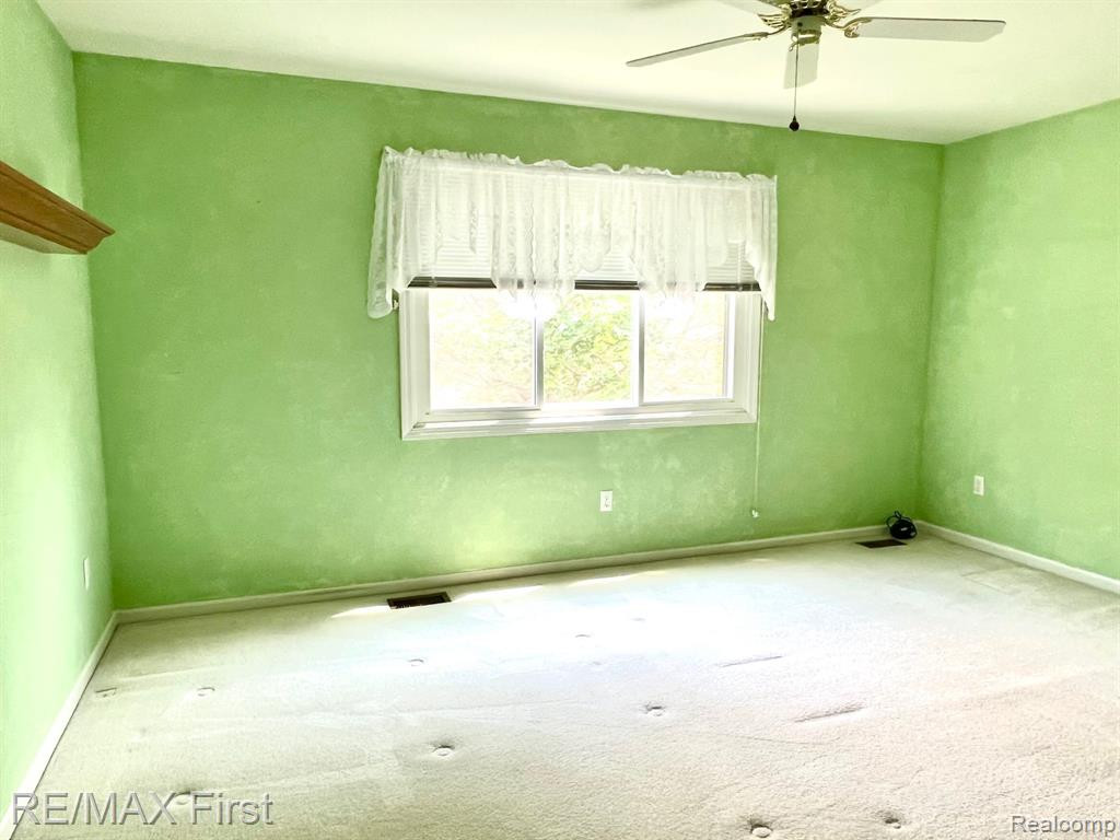 2768 MAPLE FOREST Drive, Wixom, MI 48393 — Photo 19