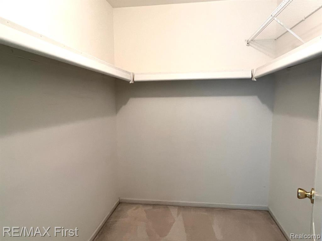 2768 MAPLE FOREST Drive, Wixom, MI 48393 — Photo 21
