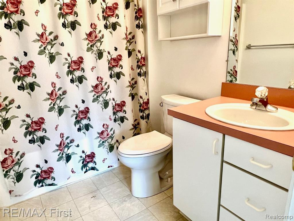 2768 MAPLE FOREST Drive, Wixom, MI 48393 — Photo 23