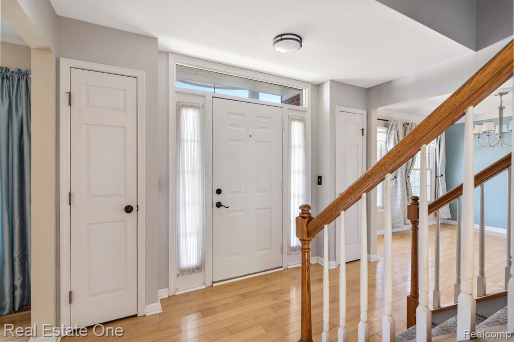13924 EDENDERRY Drive, South Lyon, MI 48178 — Photo 5