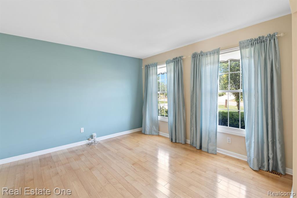 13924 EDENDERRY Drive, South Lyon, MI 48178 — Photo 9