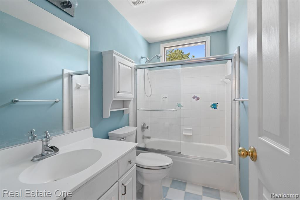 13924 EDENDERRY Drive, South Lyon, MI 48178 — Photo 21