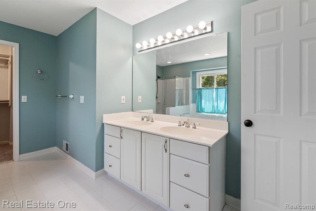 13924 EDENDERRY Drive, South Lyon, MI 48178 — Photo 30