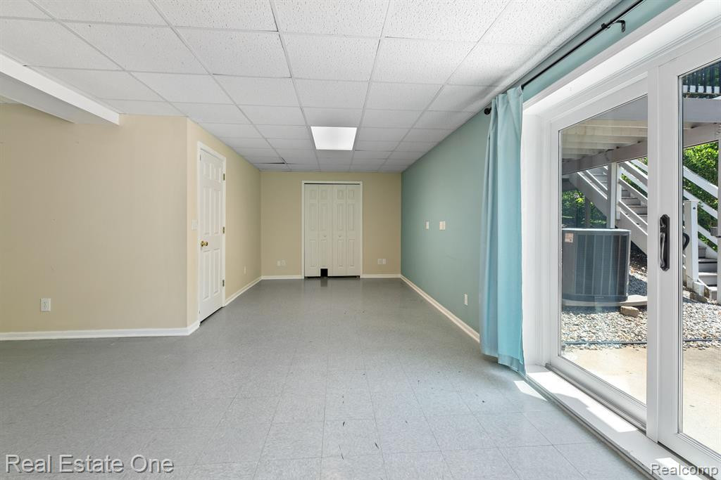 13924 EDENDERRY Drive, South Lyon, MI 48178 — Photo 33