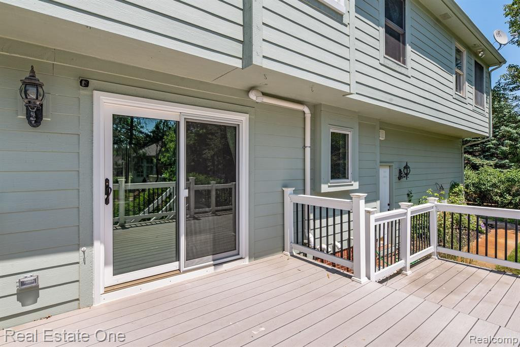 13924 EDENDERRY Drive, South Lyon, MI 48178 — Photo 35