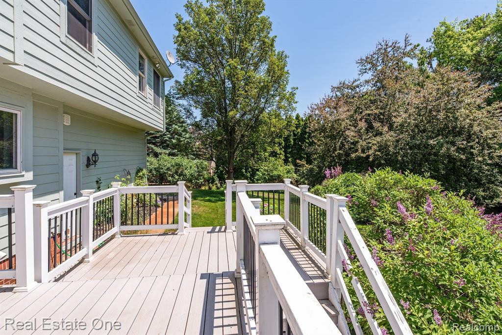 13924 EDENDERRY Drive, South Lyon, MI 48178 — Photo 36