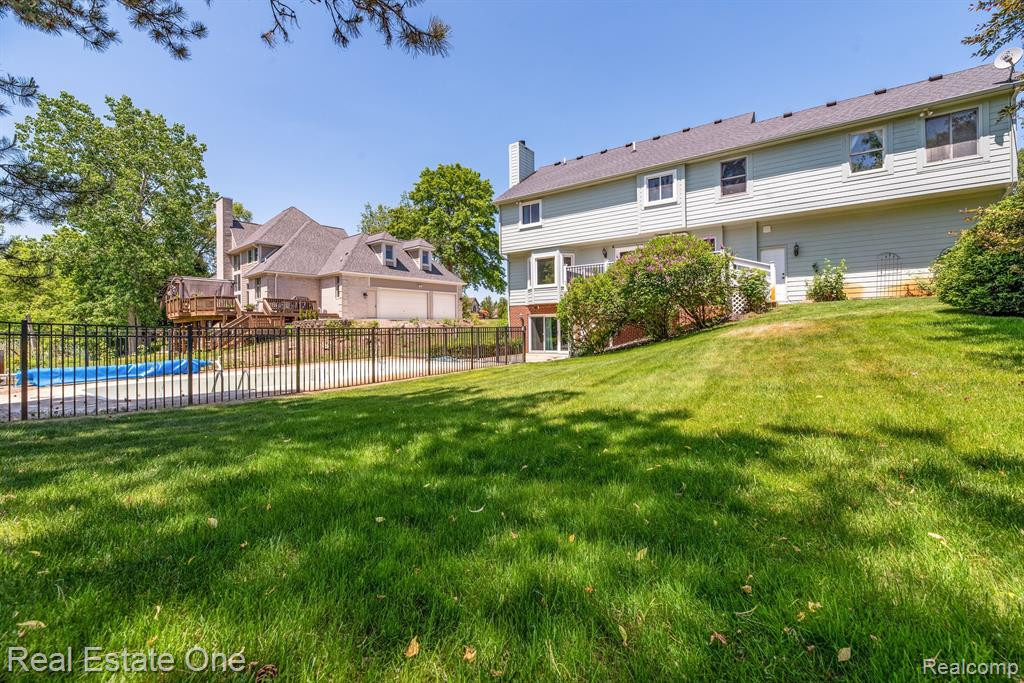 13924 EDENDERRY Drive, South Lyon, MI 48178 — Photo 42
