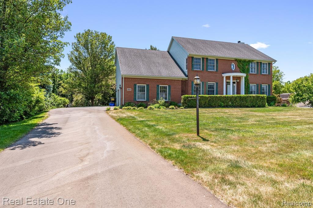 13924 EDENDERRY Drive, South Lyon, MI 48178 — Photo 50