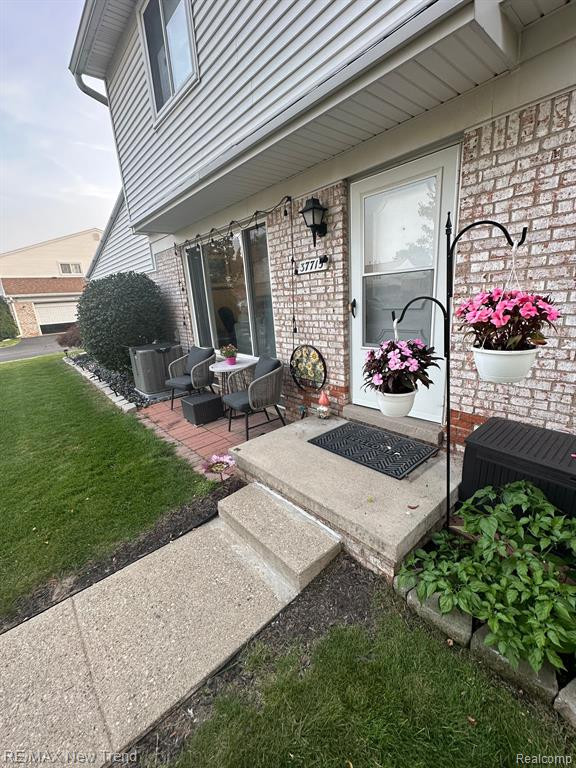 37715 Colonial Drive N, Westland, MI — front exterior