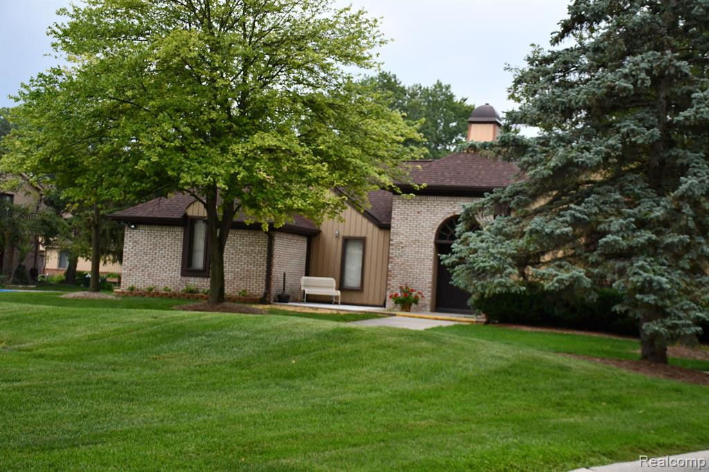 41578 BEDFORD Drive, Canton, MI 48187 — Photo 2