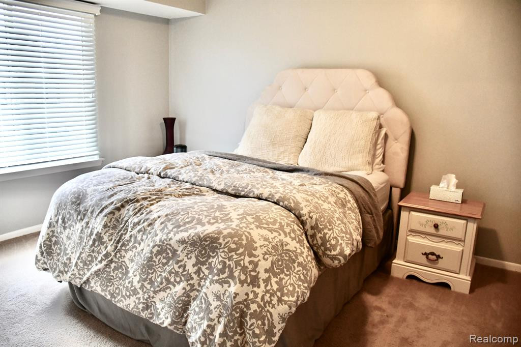 41578 BEDFORD Drive, Canton, MI 48187 — Photo 6