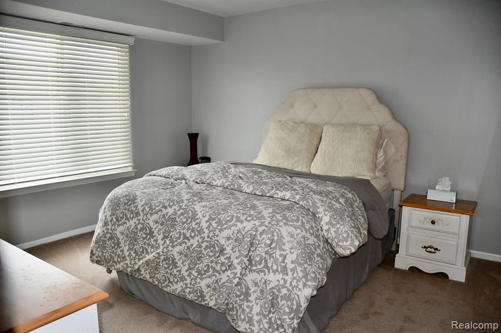 41578 BEDFORD Drive, Canton, MI 48187 — Photo 8