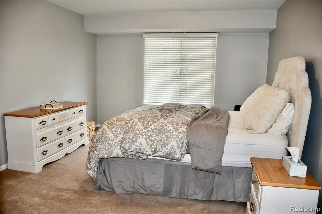 41578 BEDFORD Drive, Canton, MI 48187 — Photo 9