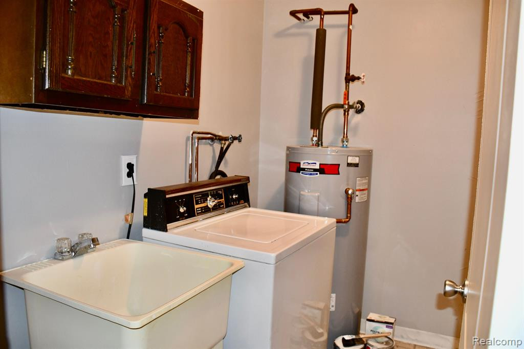 41578 BEDFORD Drive, Canton, MI 48187 — Photo 14