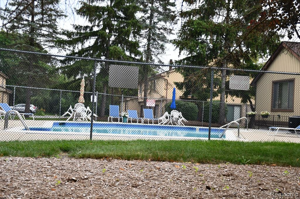 41578 BEDFORD Drive, Canton, MI 48187 — Photo 16