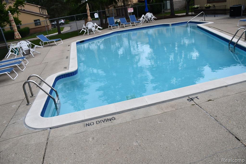 41578 BEDFORD Drive, Canton, MI 48187 — Photo 17