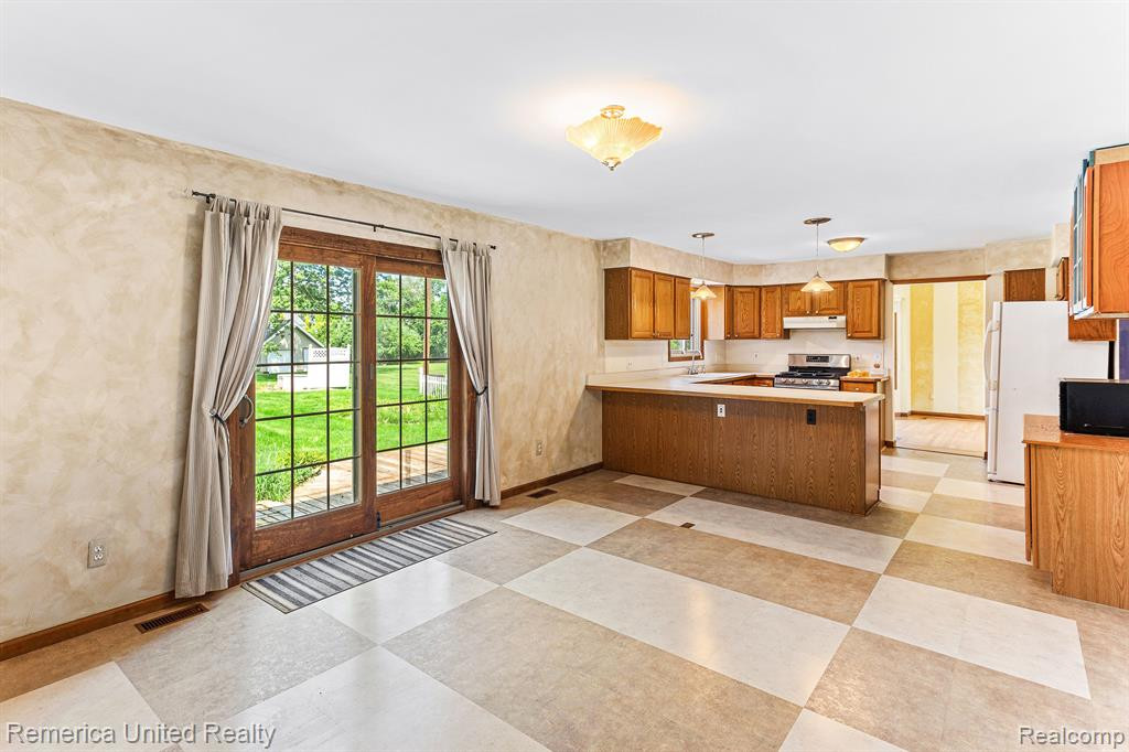 44030 STASSEN Avenue, Novi, MI — Photo 12