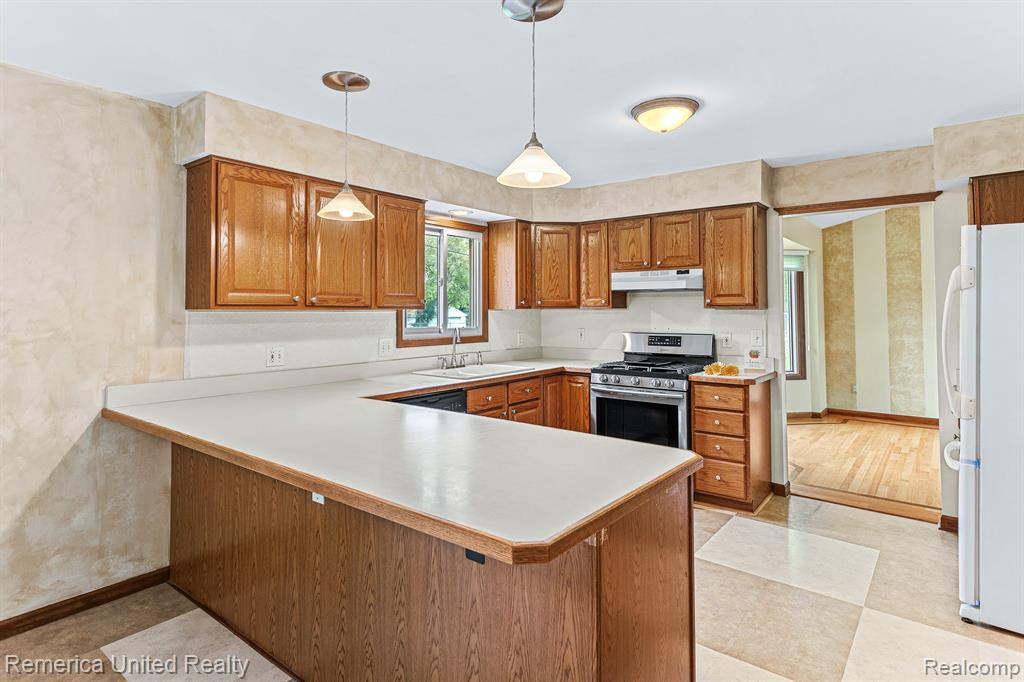 44030 STASSEN Avenue, Novi, MI — Photo 13