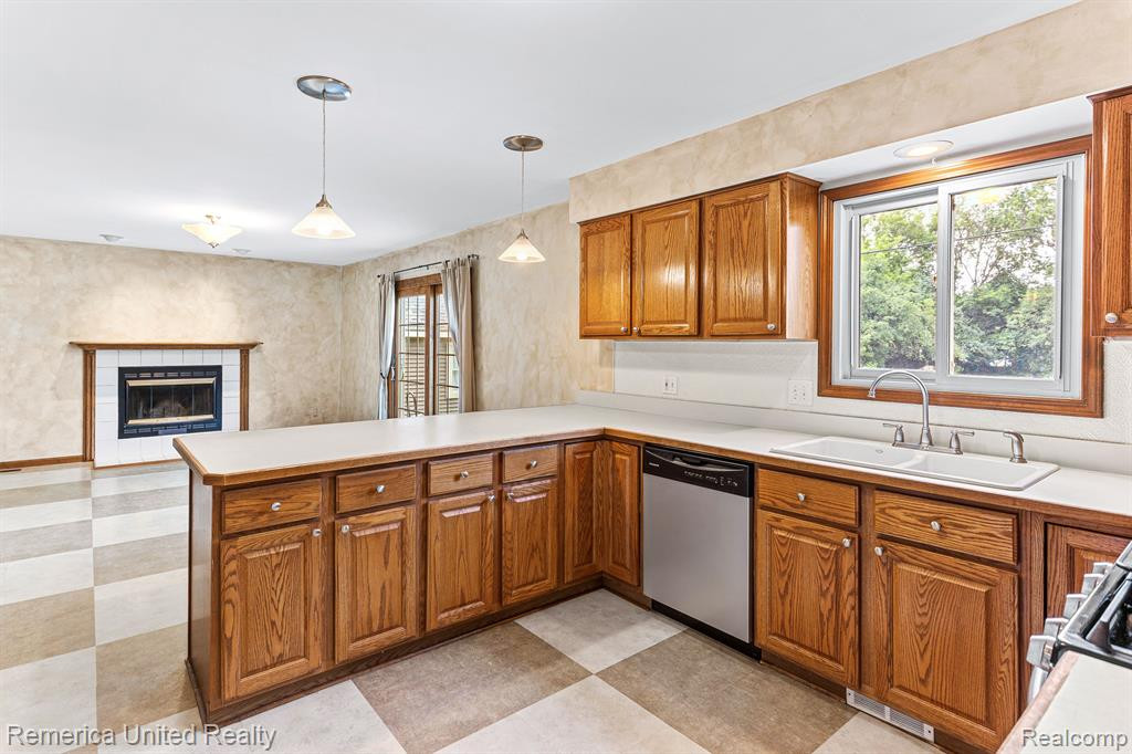44030 STASSEN Avenue, Novi, MI — Photo 14