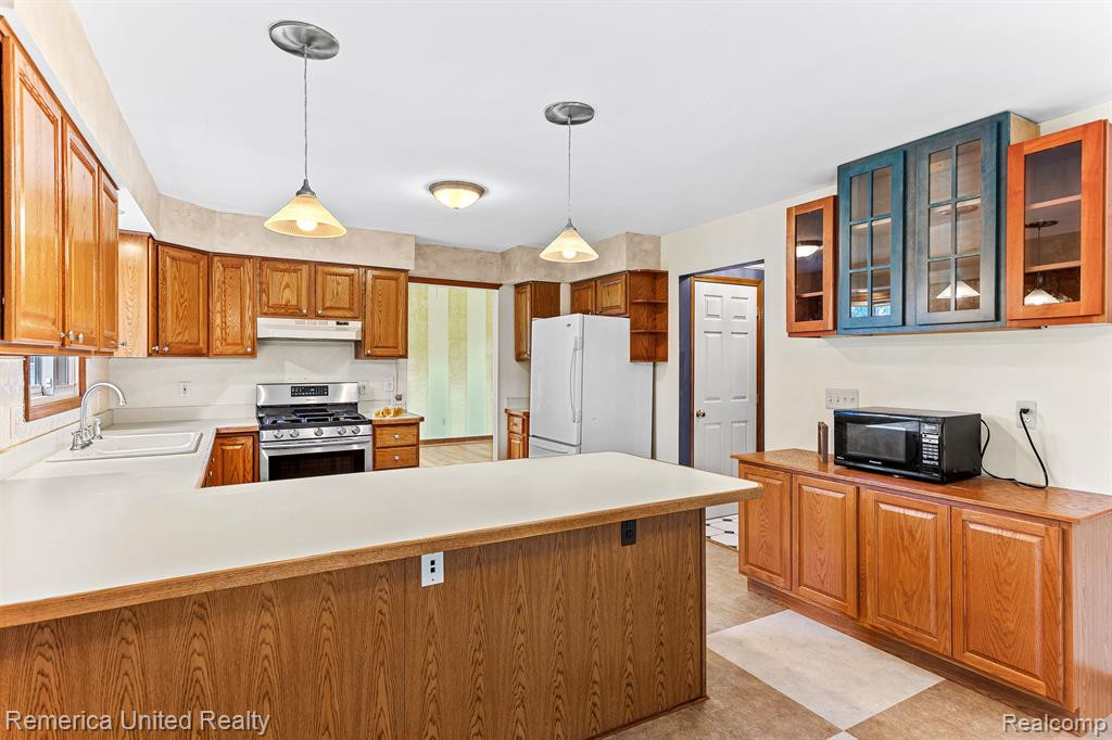 44030 STASSEN Avenue, Novi, MI — Photo 15