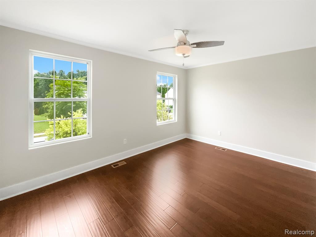 8212 BAYBERRY, Dexter, MI 48130 — Photo 5