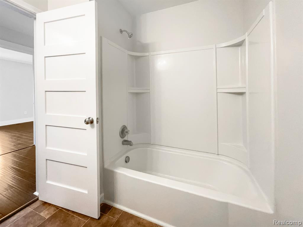 8212 BAYBERRY, Dexter, MI 48130 — Photo 16