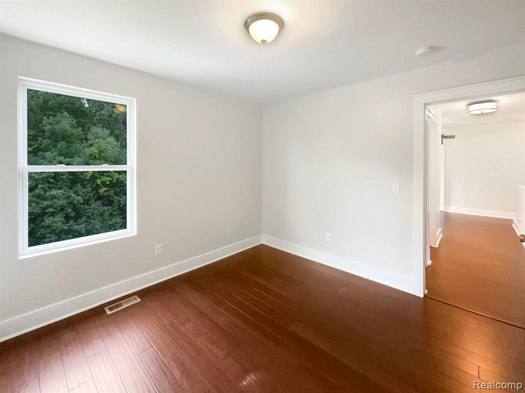 8212 BAYBERRY, Dexter, MI 48130 — Photo 17