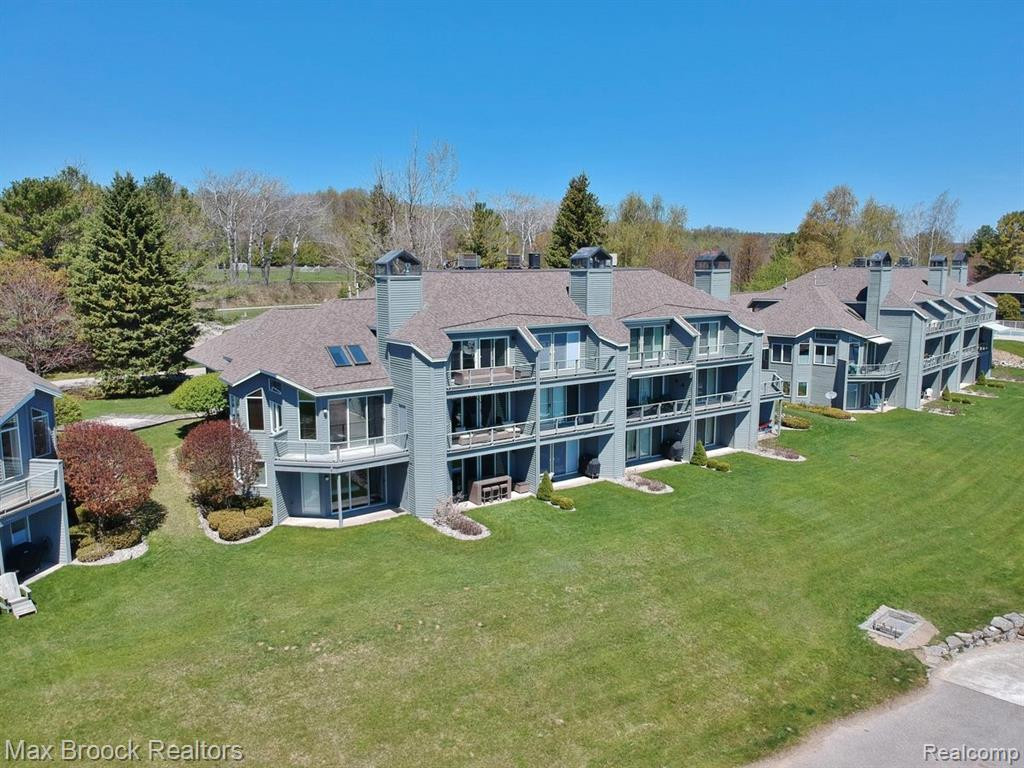 748 N YACHT CLUB Drive, 28, Suttons Bay, MI 49682 — Photo 3