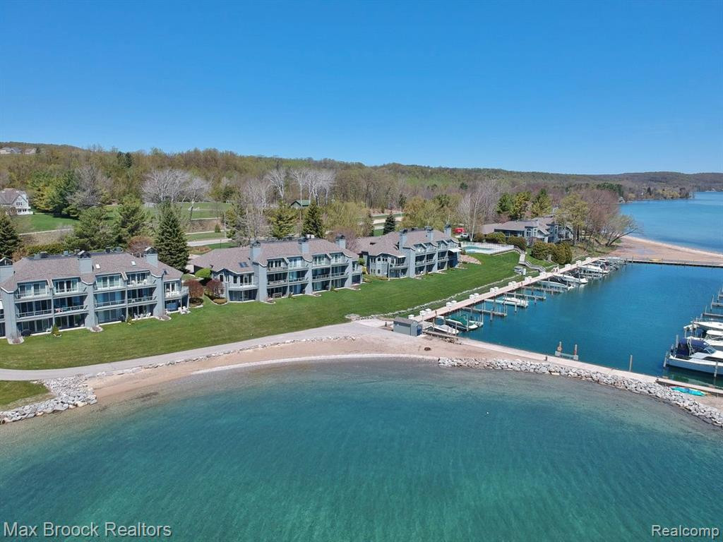 748 N YACHT CLUB Drive, 28, Suttons Bay, MI 49682 — Photo 4