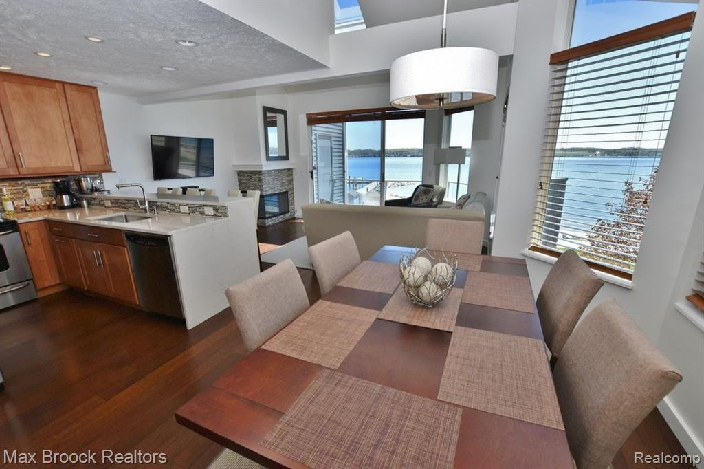 748 N YACHT CLUB Drive, 28, Suttons Bay, MI 49682 — Photo 8