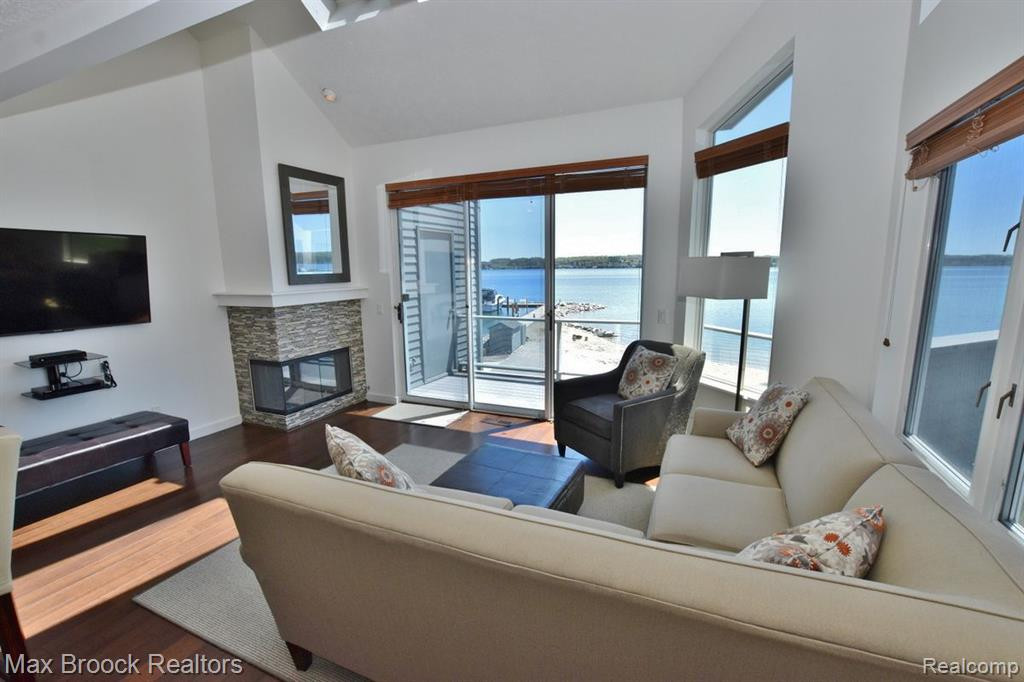 748 N YACHT CLUB Drive, 28, Suttons Bay, MI 49682 — Photo 11