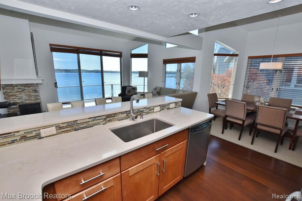 748 N YACHT CLUB Drive, 28, Suttons Bay, MI 49682 — Photo 19