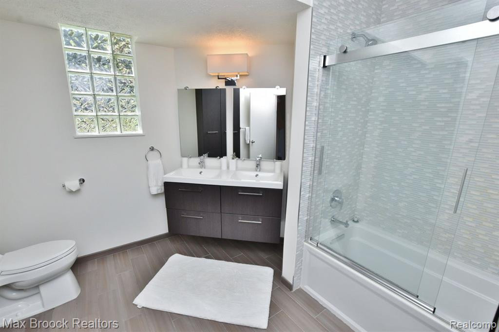 748 N YACHT CLUB Drive, 28, Suttons Bay, MI 49682 — Photo 24