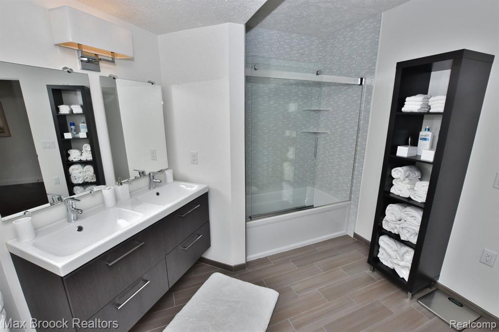 748 N YACHT CLUB Drive, 28, Suttons Bay, MI 49682 — Photo 25