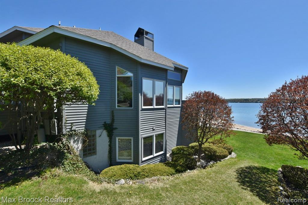748 N YACHT CLUB Drive, 28, Suttons Bay, MI 49682 — Photo 31