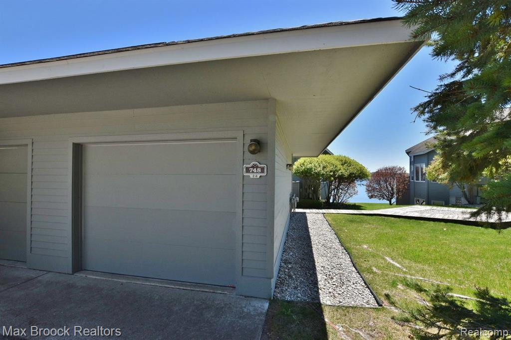 748 N YACHT CLUB Drive, 28, Suttons Bay, MI 49682 — Photo 33