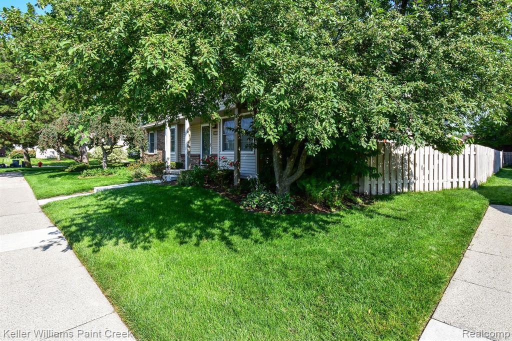 24236 BASHIAN Drive, Novi, MI — Photo 4
