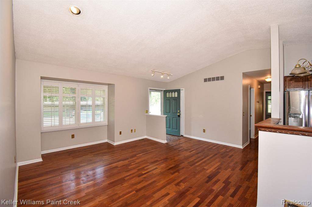 24236 BASHIAN Drive, Novi, MI — Photo 6