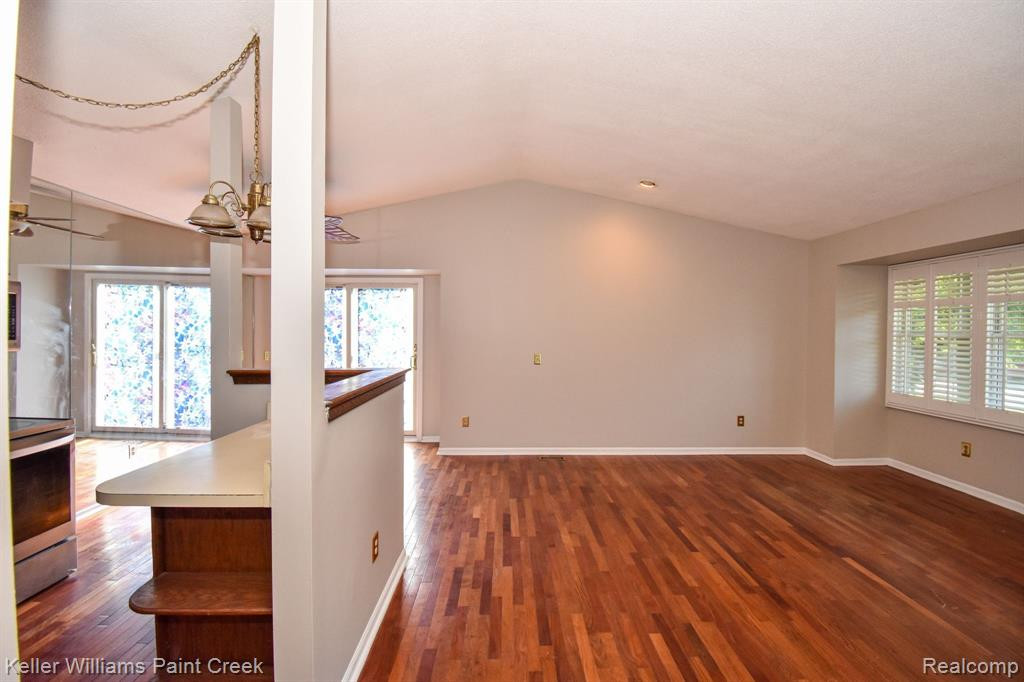 24236 BASHIAN Drive, Novi, MI — Photo 7