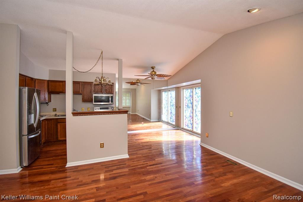 24236 BASHIAN Drive, Novi, MI — Photo 10